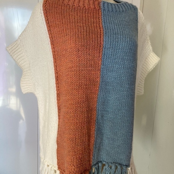 𝅺m. I.H .Jeans wool/ alpaca fringe vest / sweater . Med - Picture 3 of 10